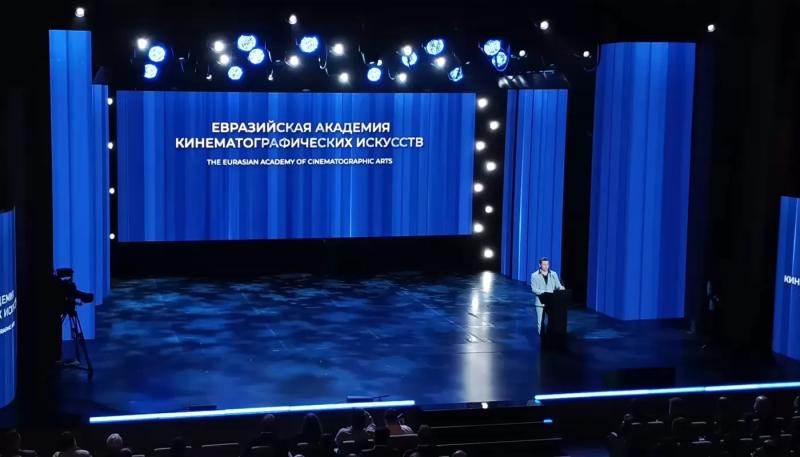 Владимир Мединский будет курировать премию «Бриллиантовая бабочка»